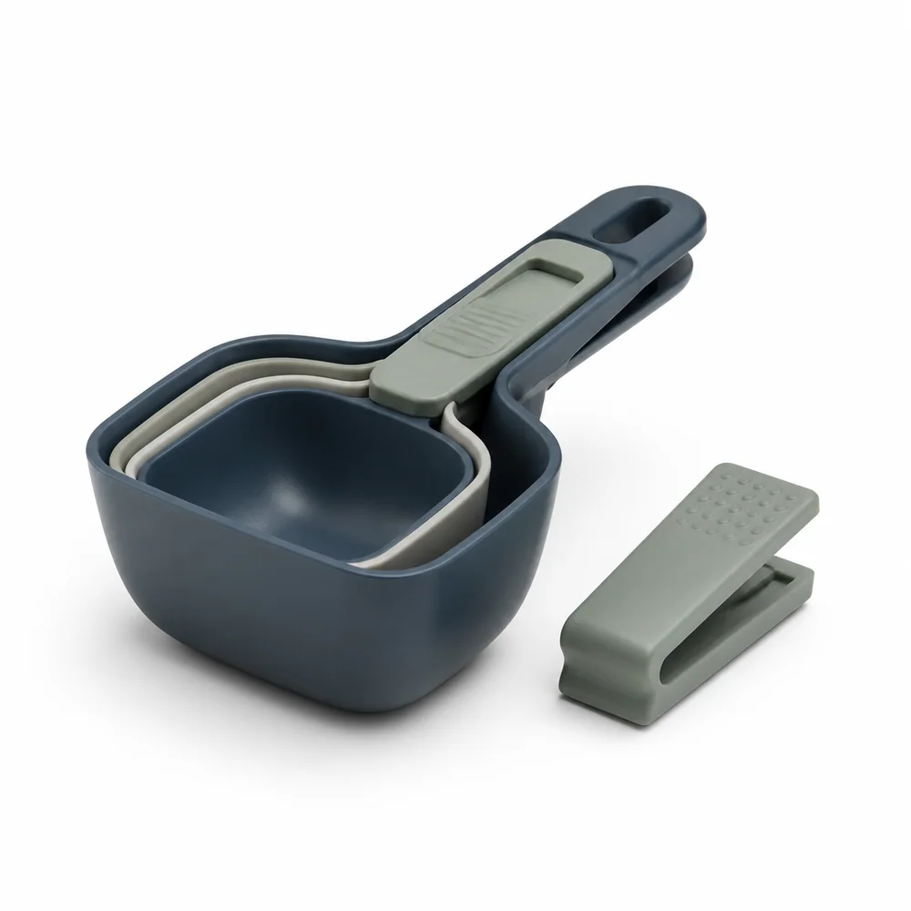 Pet Food Scoop and Sealing Clip
